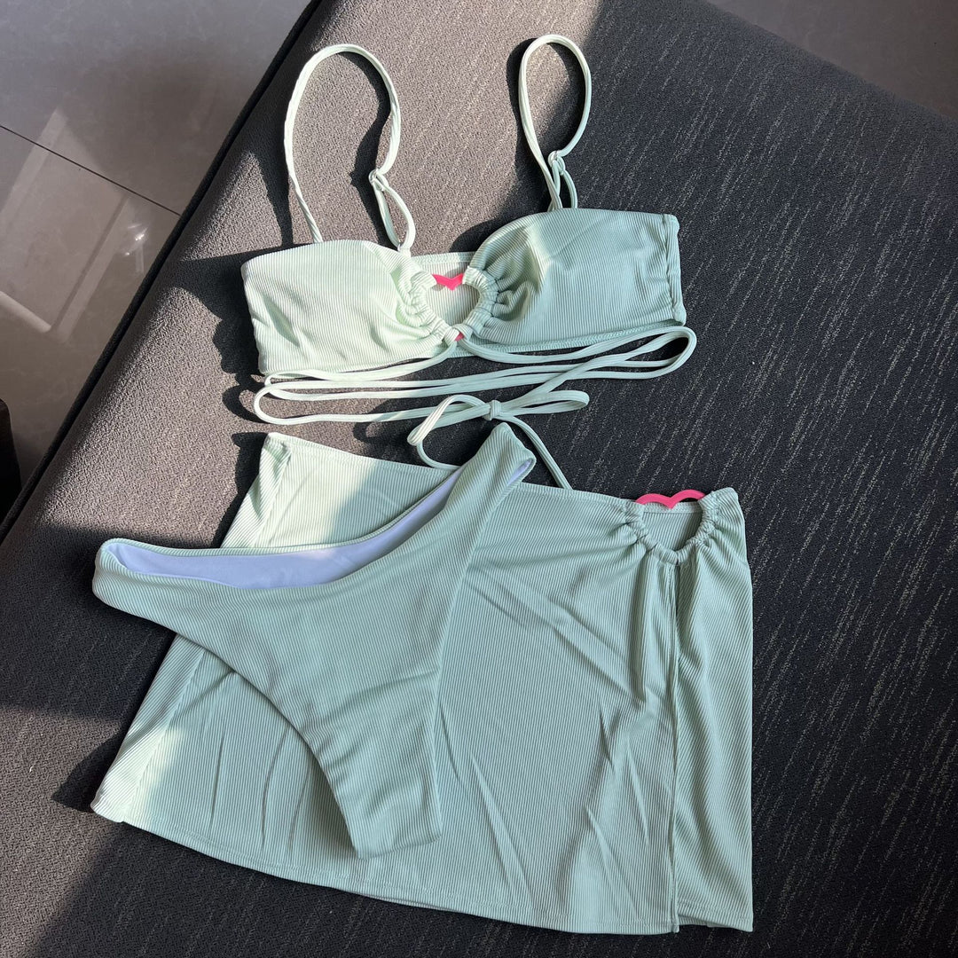 Damen Sportlicher Bikini mit Bandeau-Oberteil und lässigem Rock R&B