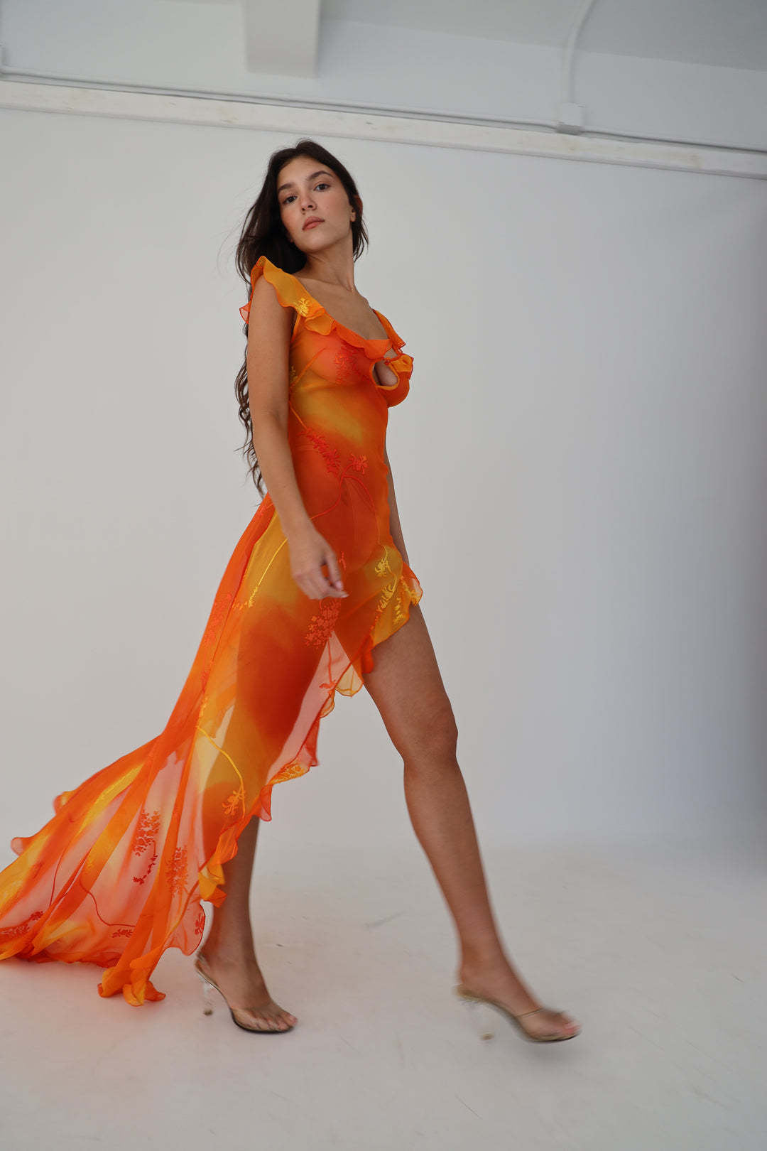 Damen elegantes Maxikleid mit verspielten Rüschendetails und tiefem Beinschlitz R&B