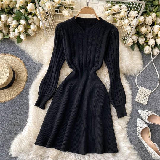 Damen Strickkleid mit strukturiertem Zopfmuster und femininer Silhouette R&B