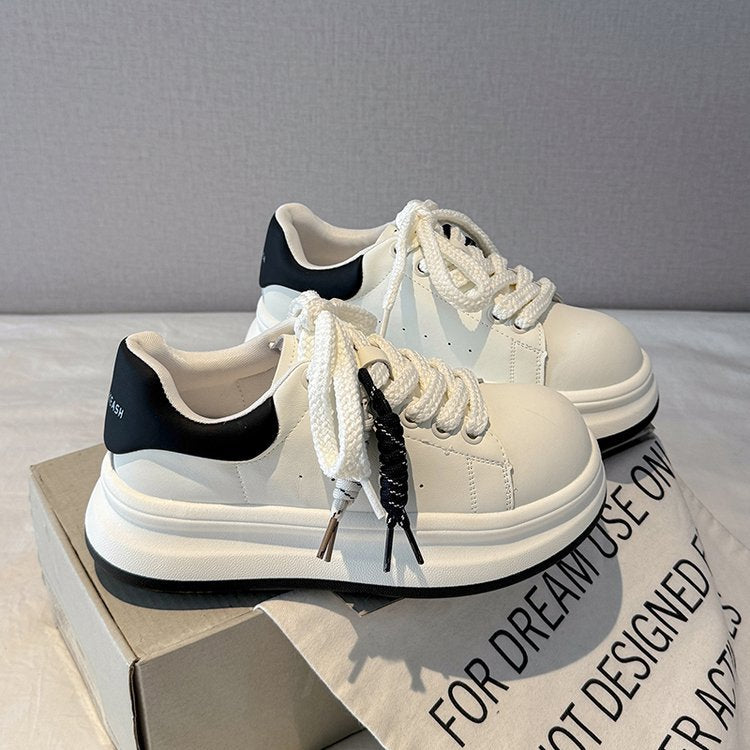 Damen Modische Sneakers mit robustem Sohlenprofil und innovativem Schnürsystem R&B