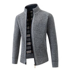 Herren Strickjacke mit modernem Stehkragen und praktischen Seitentaschen R&B