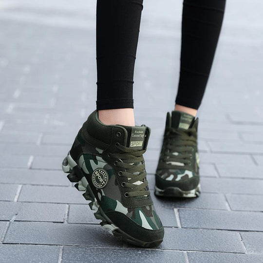 Damen Sportliche Chuck-Sneaker mit Camouflage-Muster R&B