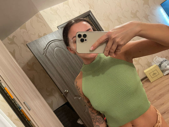 Damen Crop-Top mit hohem Kragen und Rippstruktur R&B
