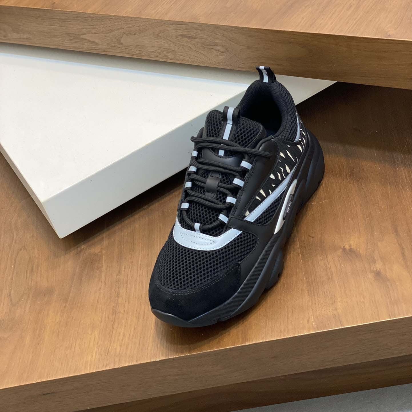 Damen Sportliche Laufschuhe mit atmungsaktiver Netzstruktur und rutschfester Sohle von R&B