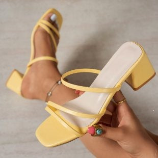 Damen Sandalen mit blockiertem Absatz und verstellbaren Riemen R&B
