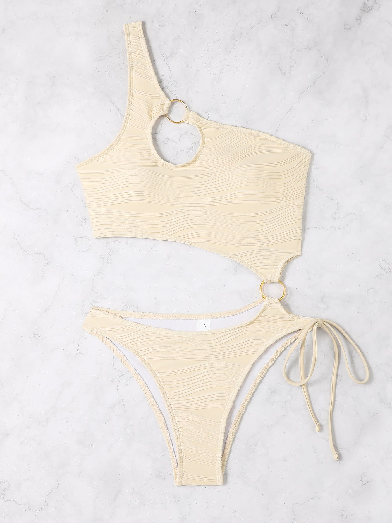 Damen Einteiler Badeanzug mit asymmetrischem Cut-Out und goldenen Akzenten R&B