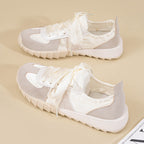 Damen Sneakers mit glänzenden Schnürsenkeln und atmungsaktivem Mesh-Obermaterial R&B