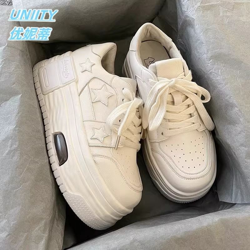 Damen Sneakers mit modischem Sternenmuster und hochwertiger Sohle