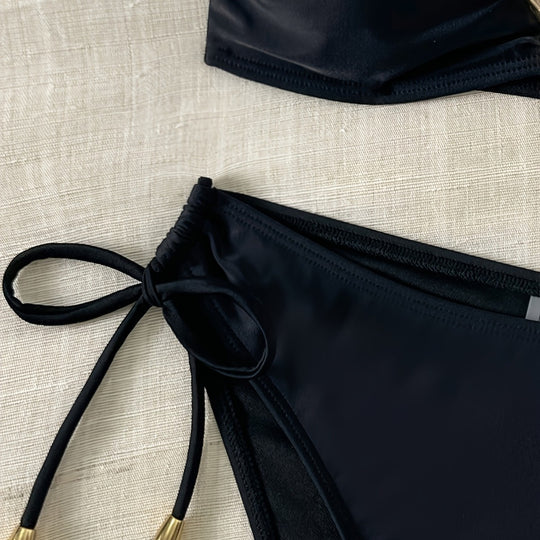 Damen Bandeau-Bikini mit eleganter goldener Schnalle R&B