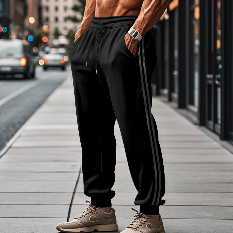 Herren nan sportliche Jogginghose mit seitlichen Kontraststreifen, elastischem Tunnelzugbund und gerippten Beinabschlüssen R&B