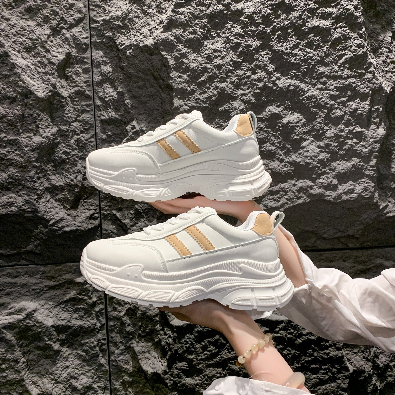 Damen Sportliche Sneakers mit dämpfender Sohle und modischen Akzenten