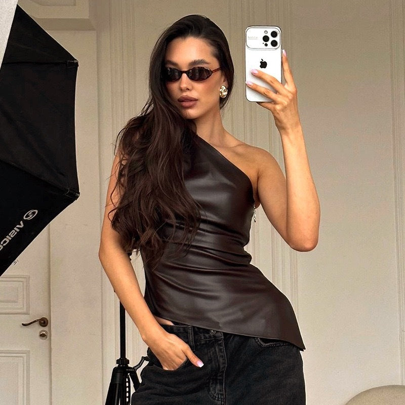 Damen Elegantes asymmetrisches Oberteil aus Kunstleder R&B