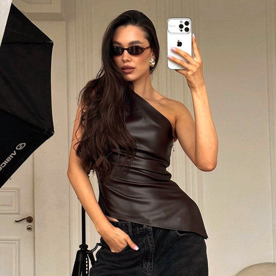 Damen Elegantes asymmetrisches Oberteil aus Kunstleder R&B