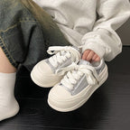Damen Plateau Sneakers mit metallisch-glänzender Oberfläche und robustem Sohlenprofil R&B