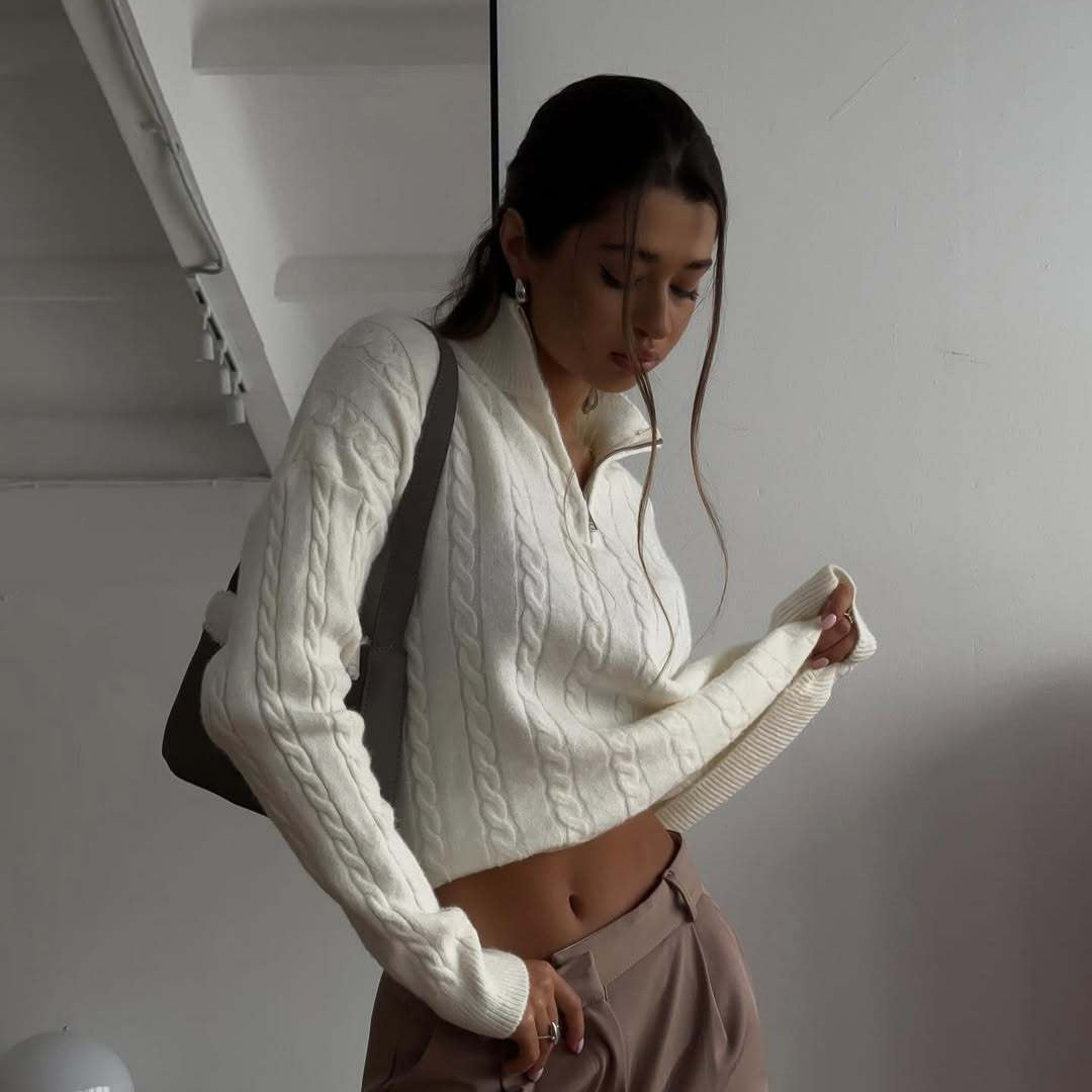 Damen Strickpullover mit modernem Zipper und Rippstrickdetails R&B