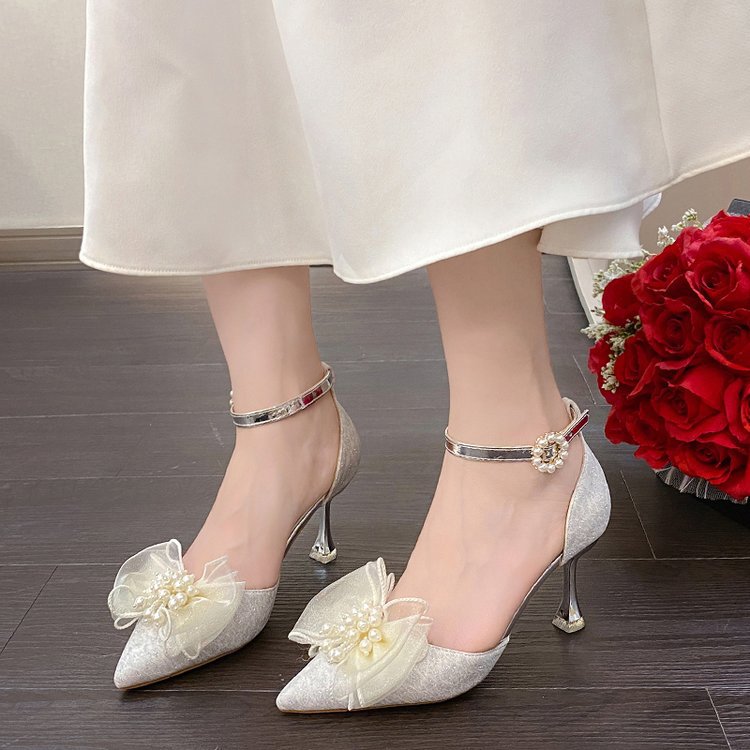 Damen elegante Pumps mit zierlichem Blumenschmuck R&B