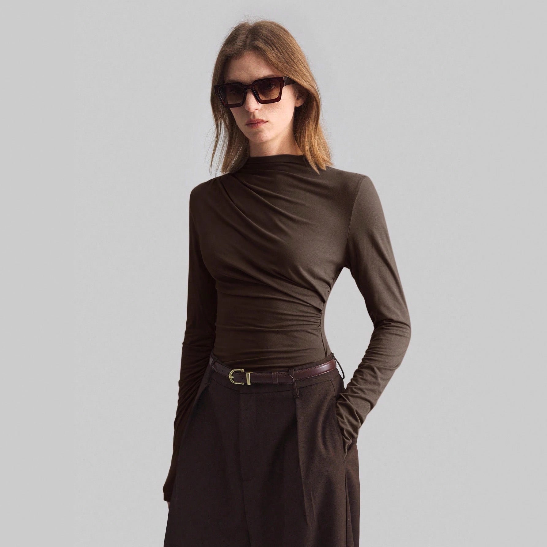 Damen nan schmal geschnittenes Langarmshirt mit asymmetrischer Drapierung und seitlicher Raffung R&B