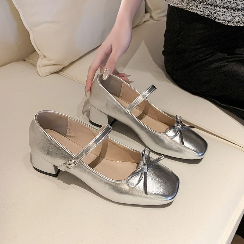 Damen Ballerinas mit praktischem Riemchen und modischem Glanzverschluss EB