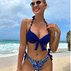 Damen Bikini-Set mit modischen BindR&Bändern und herausgearbeitetem Muster R&B