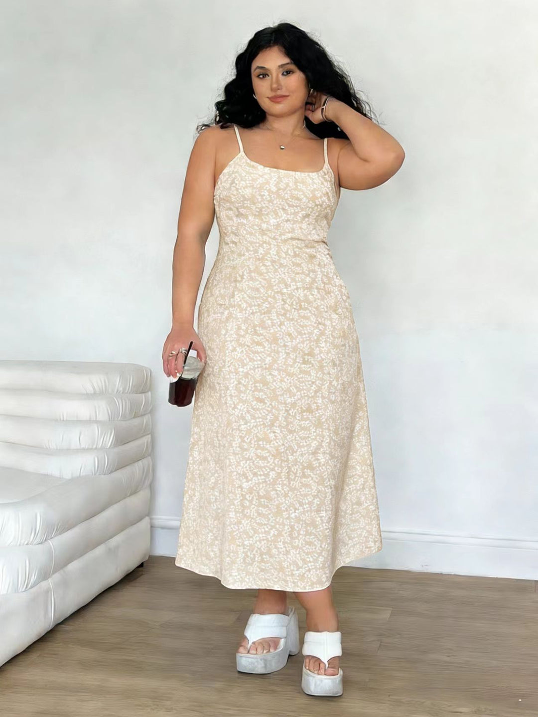 Damen Maxikleid mit feinem Blumenmuster und verstellbaren Spaghettiträgern R&B