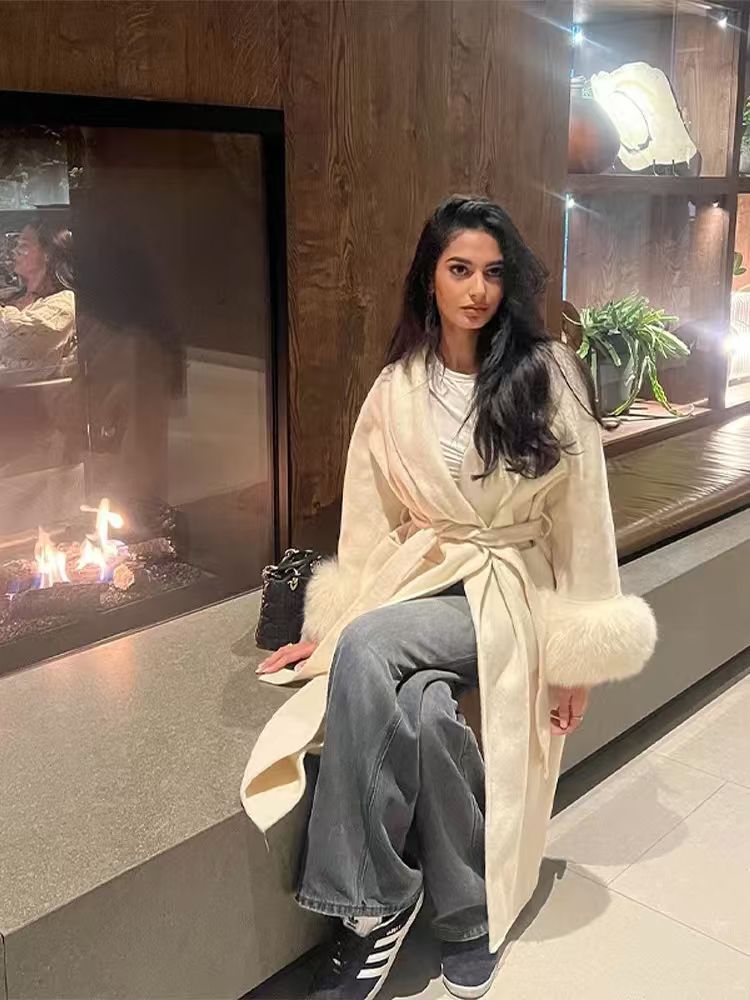 Damen eleganter, warmer Mantel mit luxuriösen Fellsärgen R&B