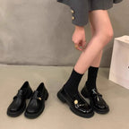 Damen eleganter Lackleder-Mokassin mit trendiger Schnalle R&B