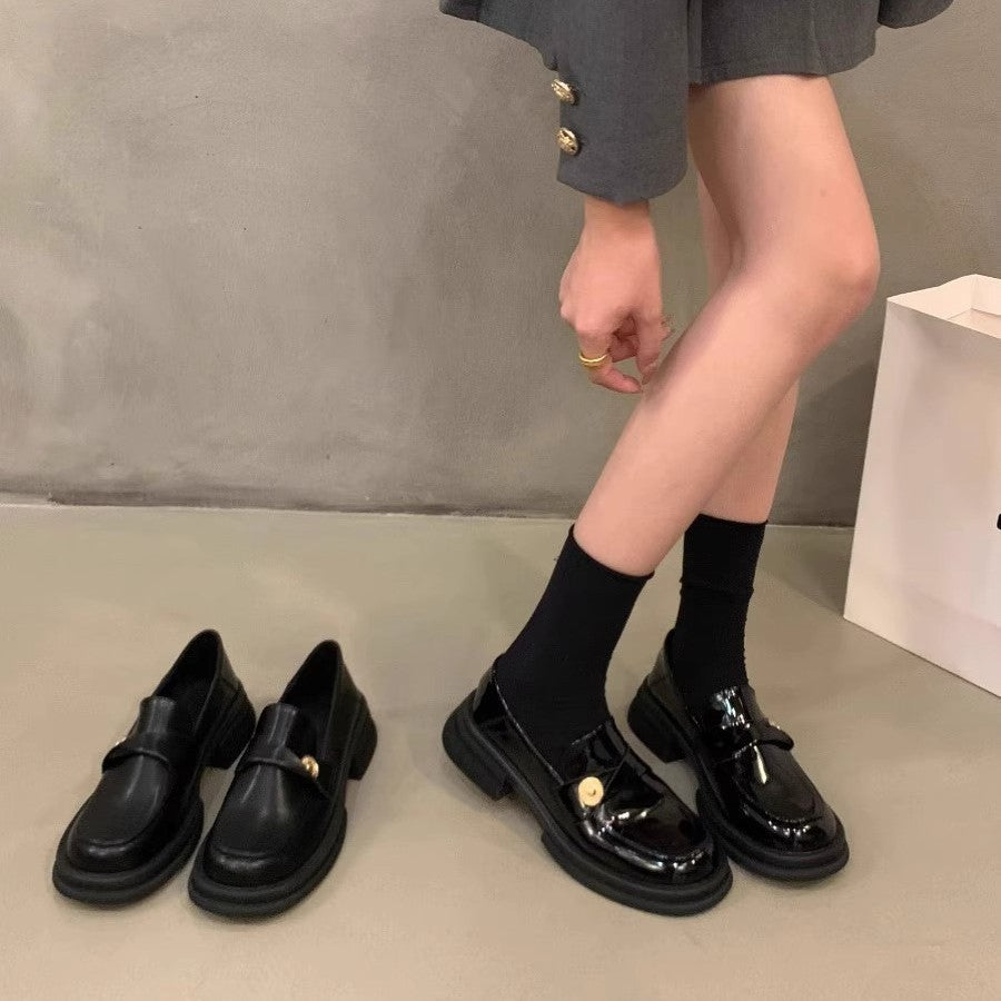 Damen eleganter Lackleder-Mokassin mit trendiger Schnalle R&B