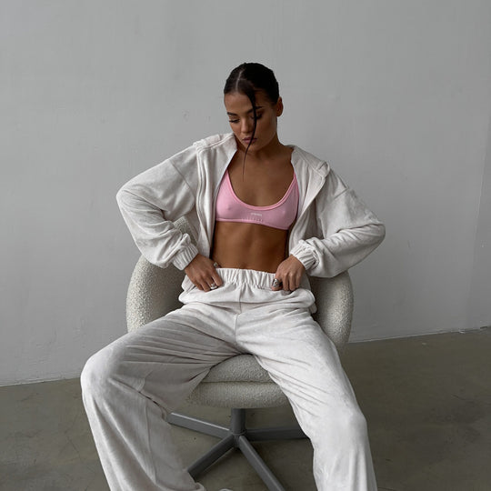 Damen sportliches Velours-Loungewear-Set mit praktischer Kapuze und elastischen Bündchen R&B