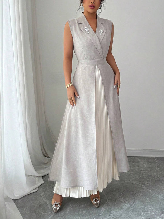 Damen Elegantes Kleid mit plissierten Details R&B