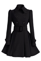 Damen eleganter Trenchcoat mit tailliertem Schnitt und dekorativen Knöpfen R&B