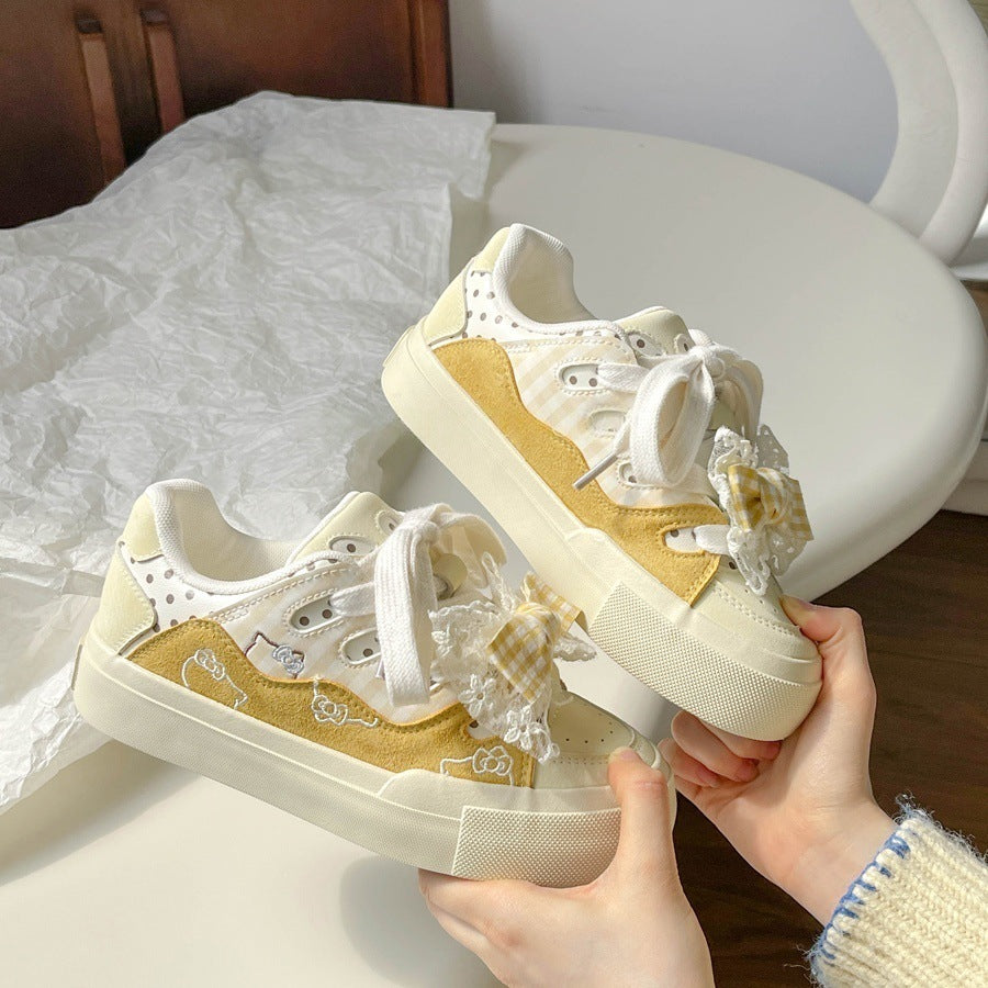 Damen Sneakers mit verspielt romantischen Details und komfortablen Sohlen R&B
