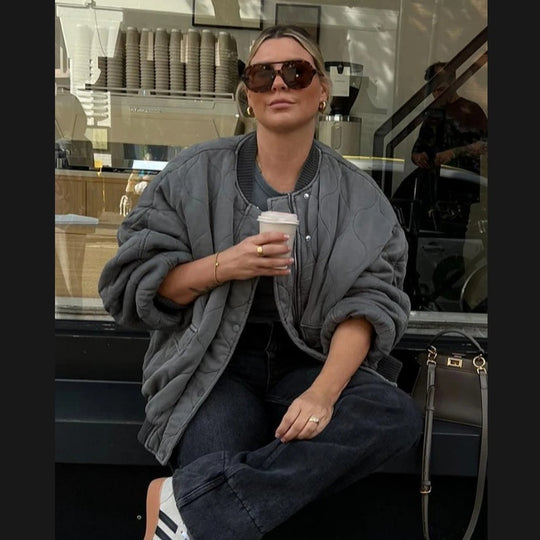 Damen gesteppte Oversized-Bomberjacke mit weichem Futter und luxuriösem Schnitt R&B