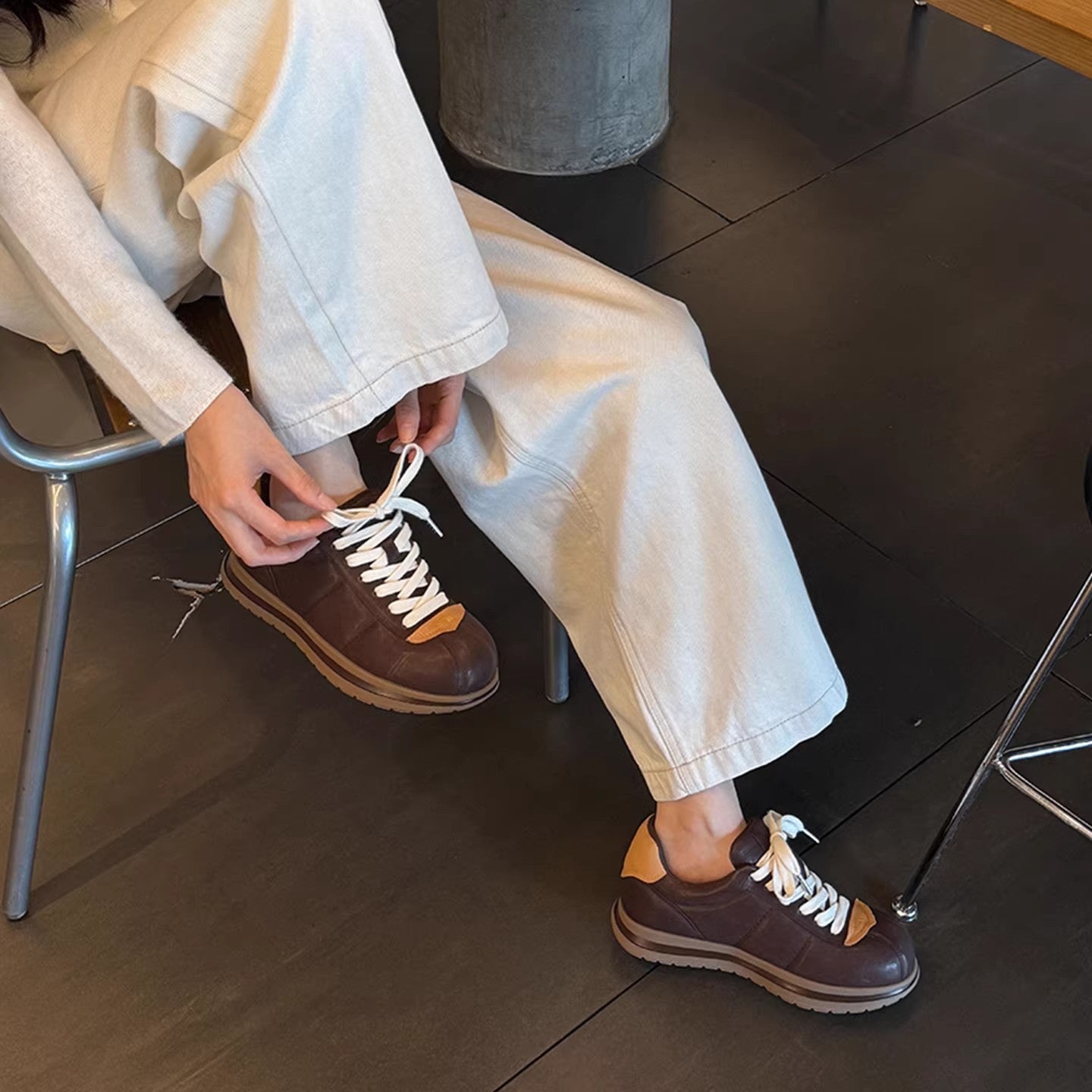 Damen modische Sneaker mit hochwertigem Leder und bequemer Polsterung R&B