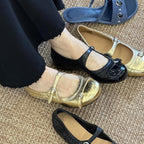 Damen elegante Ballerinas mit schimmerndem Riemchen und dekorativen Pünktchen R&B