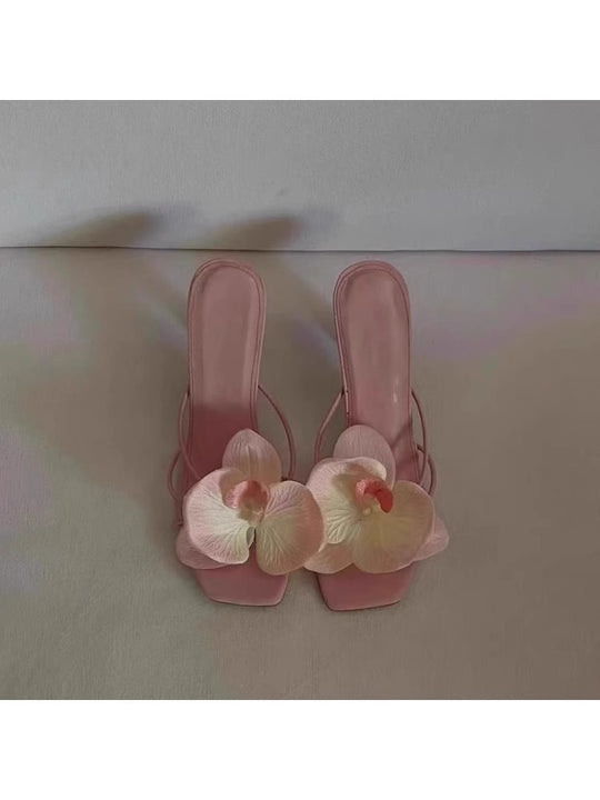 Damen Sandalen mit floralen Akzenten und elegantem Design R&B