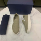 Damen Slip-On Sneakers mit modischem Logo-Detail und rutschfester Sohle R&B