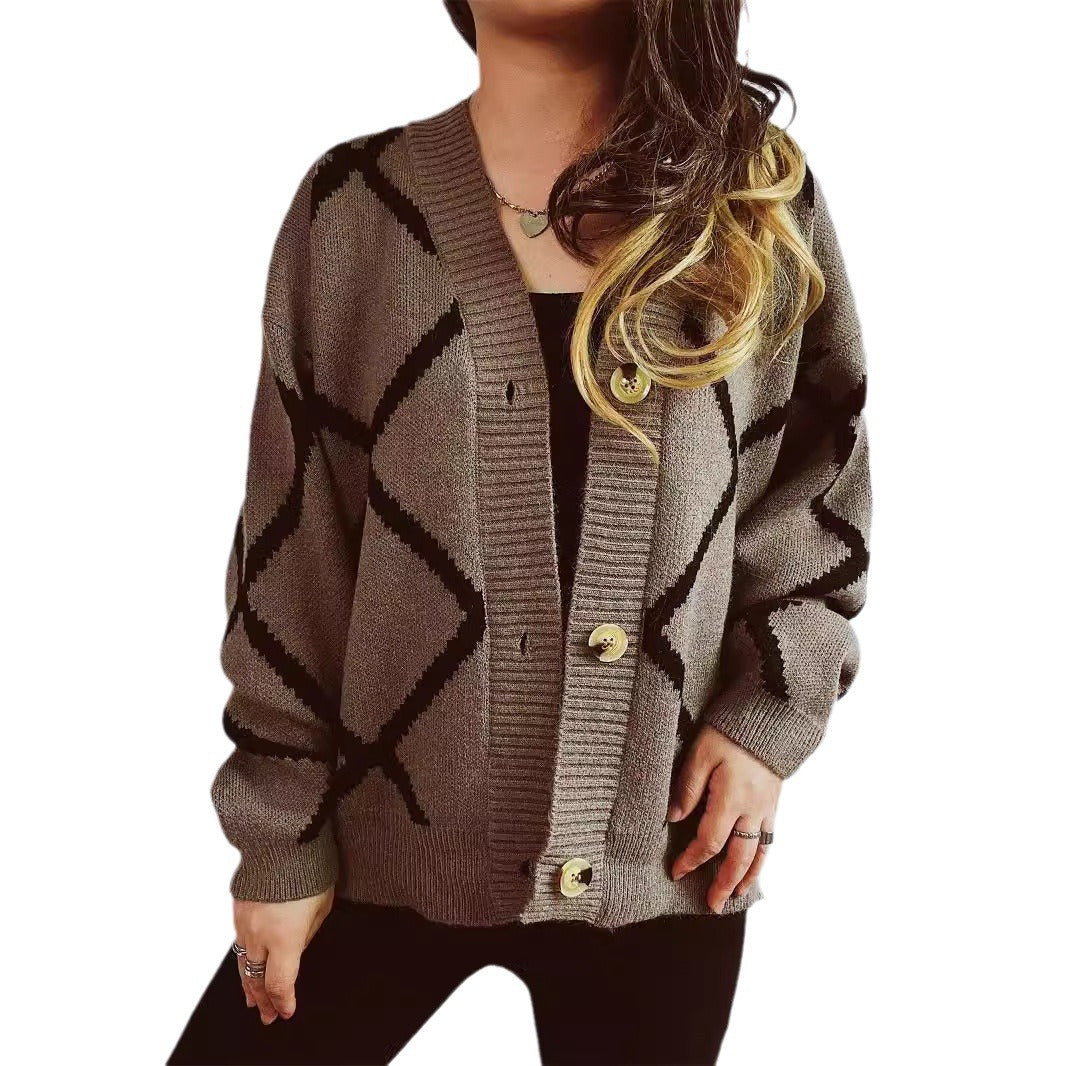 Damen Strickjacke mit modernem geometrischem Muster und hochwertigen Knopfdetails R&B