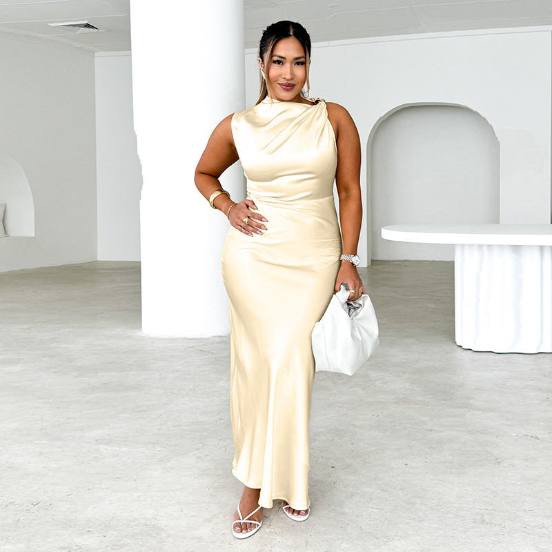 Damen Elegantes Satin-Maxikleid mit asymmetrischem Kragen und figurformendem Schnitt R&B