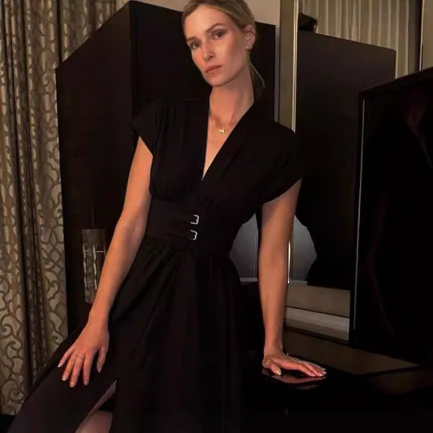 Damen Maxikleid im zeitlosen Schnitt mit verkürztem Oberteil und eleganter Taillenbetonung R&B