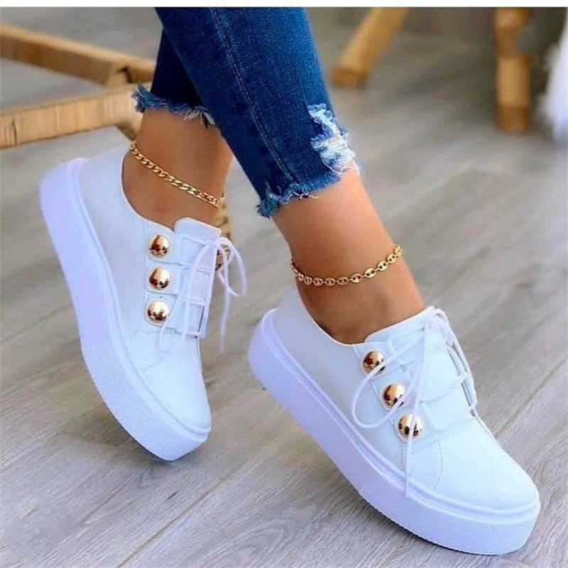 Damen modische Sneaker mit eleganten Metallknöpfen und bequemer Sohle