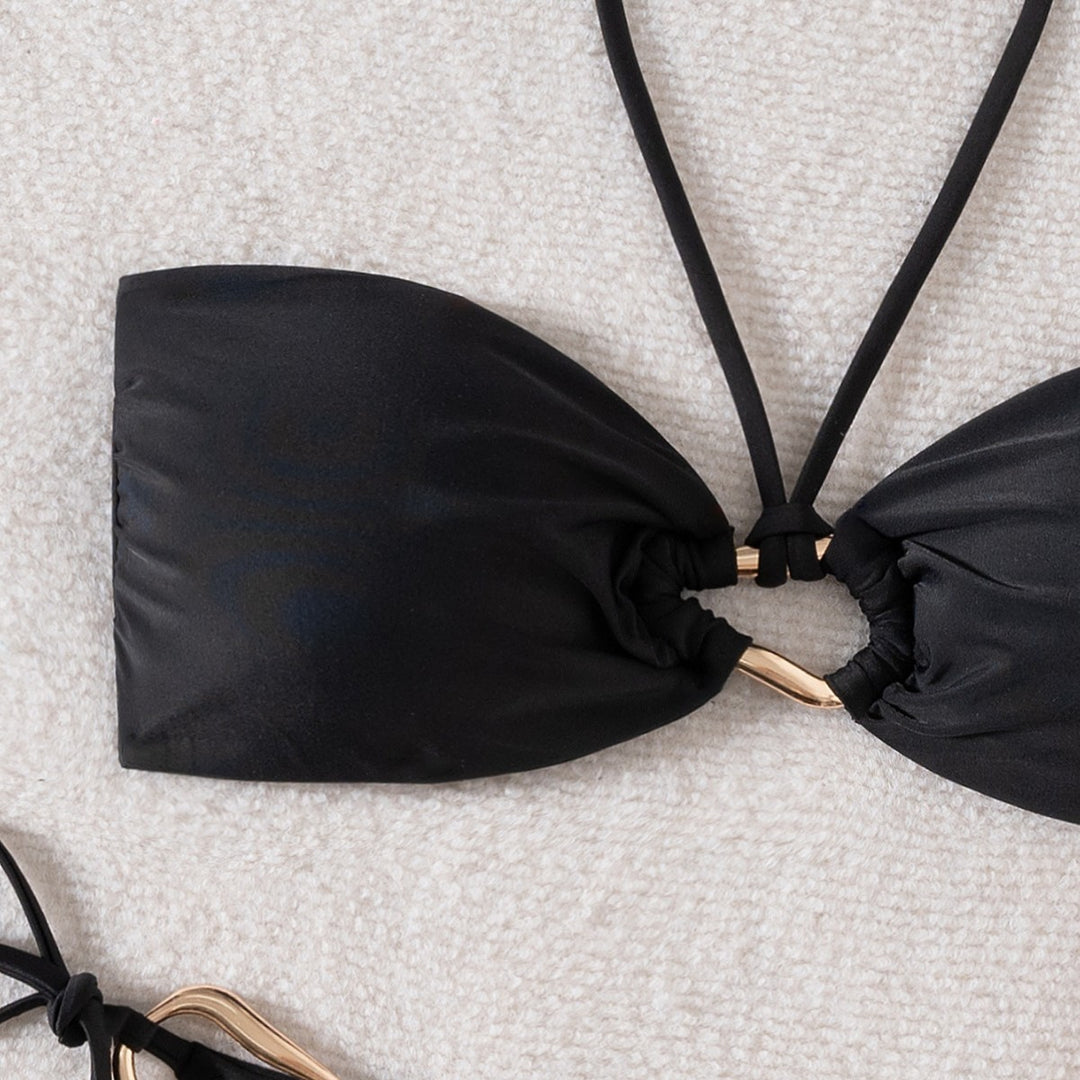 Damen Bandeau-Bikini mit Gold-Accessoires R&B