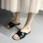 Damen nan komfortable Slipper-Pantolette mit gekreuzten Riemen und leichtem Keilabsatz R&B