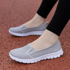 Damen Slip-On Freizeitschuhe mit atmungsaktiver Netzoberfläche
