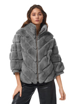 Damen Kuschelige Kunstpelzjacke mit Steppdesign R&B