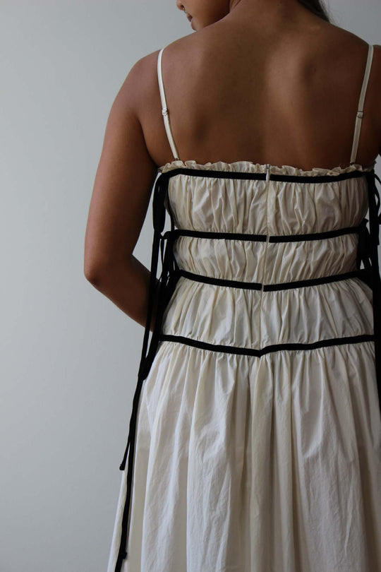 Damen Maxikleid mit verspieltem Rüschendesign und verstellbaren Trägern R&B