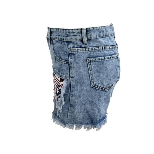 Damen Destroyed Denim-Shorts mit fransigen Taschen und modischen Aufnähern R&B