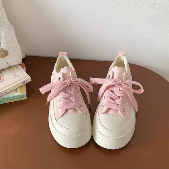 Damen Plateau-Sneaker mit floralen Applikationen und strapazierfähigem Obermaterial R&B