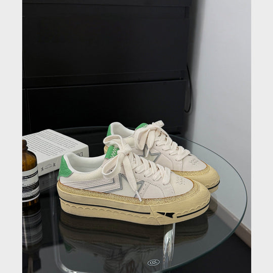 Damen modische Plattform Sneakers mit robustem Obermaterial und glänzendem Akzent R&B