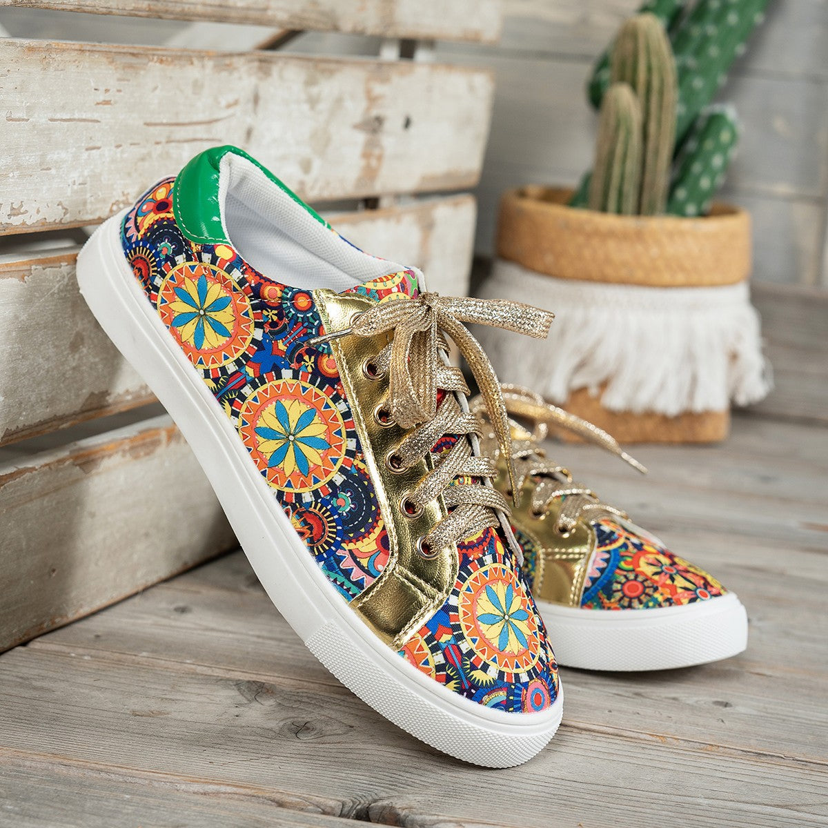 Damen Sportliche Sneakers mit buntem Ethno-Muster und goldenem Glitzer R&B