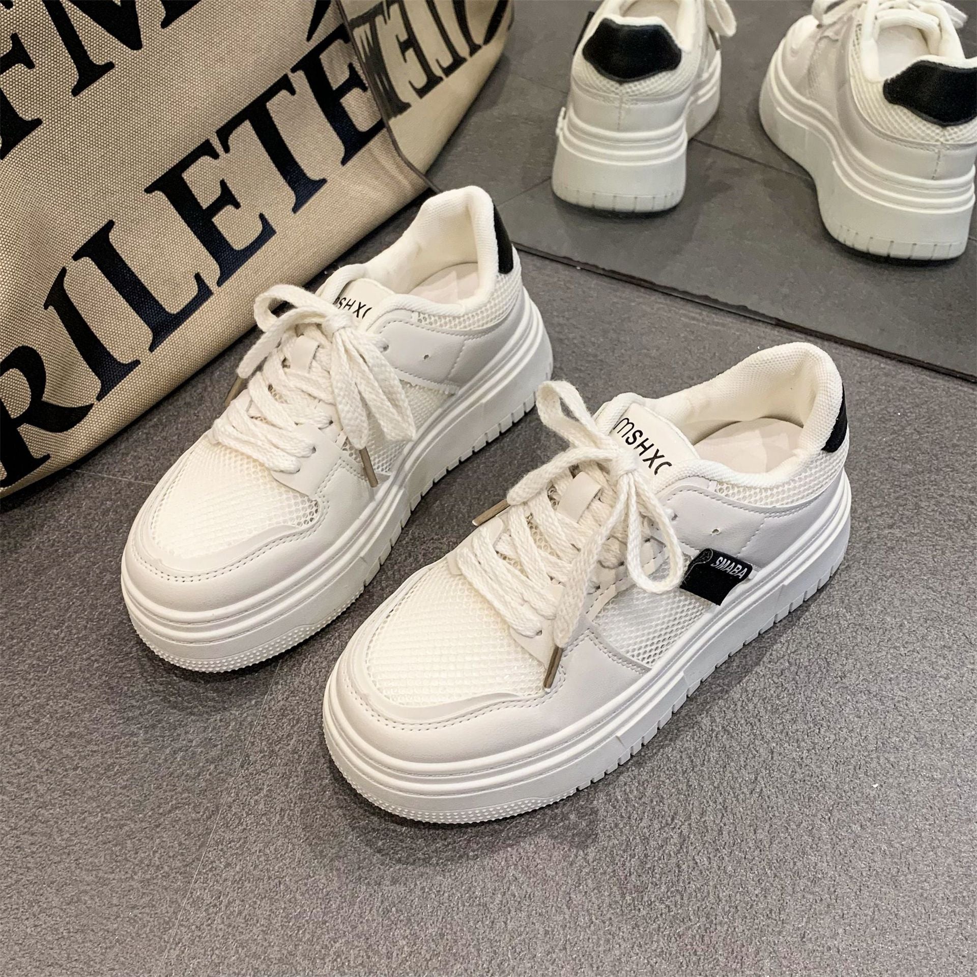 Damen Trendige Sneakers im sportlichen Design mit atmungsaktiver Mesh-Oberfläche